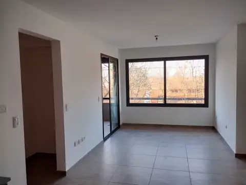 VENTA - Departamento 2 ambientes con amplio balcón, parrilla y cochera - Monte Grande (apto credito)