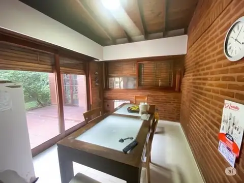 Casa 5 ambientes con 2 baños