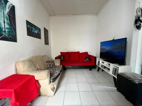 Casa 4 ambientes con 1 baño