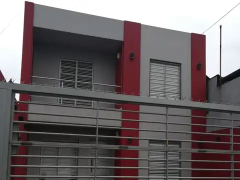 Depto Tipo Casa en Alquiler de 3 ambientes