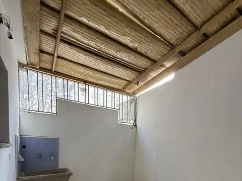 VENTA CASA 1 DORM CON PATIO CERRADO APTO CREDITO