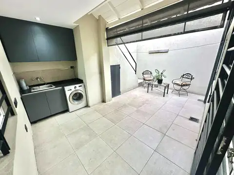 Casa 5 Ambientes refaccionada en Lanus Este