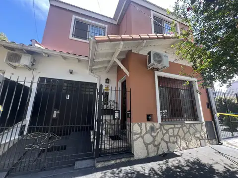 PH entrada independiente en Venta en Olivos, 5 Ambientes C/patio, Parrilla, Cochera
