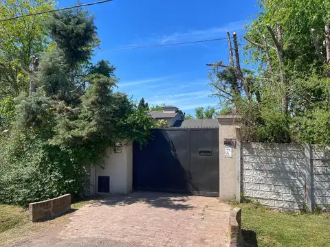 Casa 6 ambientes con 4 baños