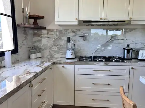 Casa en Alquiler Temporal con 1 cochera