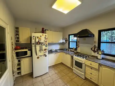 Casa 7 ambientes con 5 baños