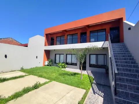 España 2200, Piso 1