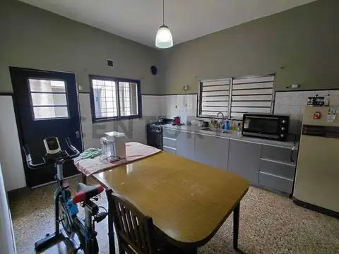 Venta de Casa Quilmes Oeste  2 Unidades + Quincho + Garage