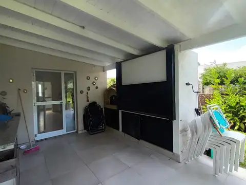 Casa 5 ambientes con 3 baños