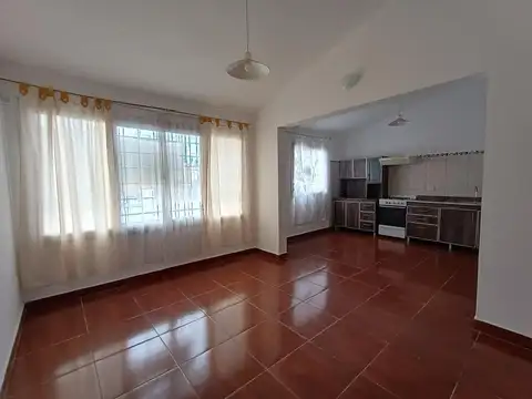 CASA EN VENTA 2 dormitorios Bº Marquez de Sobremonte