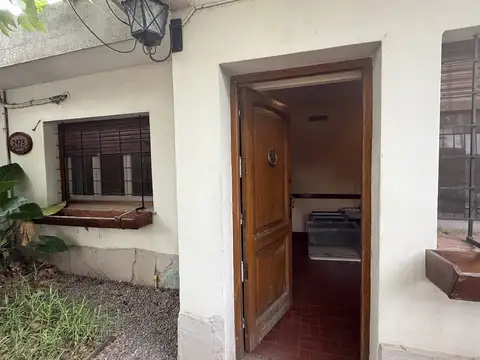 VENTA CASA 4 AMBIENTES-APTA CREDITO-HURLINGHAM-desocupada-