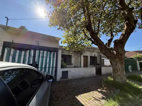 VENTA CASA 4 AMBIENTES-APTA CREDITO-HURLINGHAM-desocupada-
