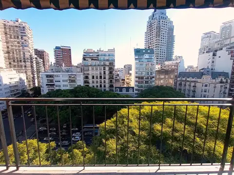 Departamento en alquiler en Palermo Chico. Piso alto luminoso al frente y con cochera