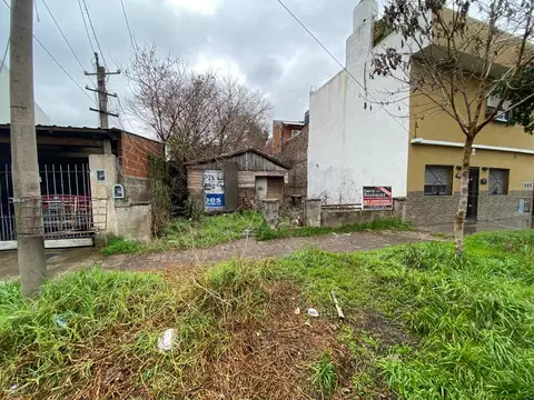 Terreno en Venta en Villa Luzuriaga, USD 90.000