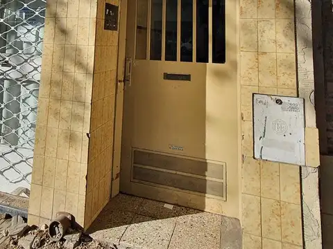 DEPARTAMENTO VENTA PRIMER PISO ESCALERA DOS DORMITORIOS PICHINCHA MACROCENTRO ROSARIO