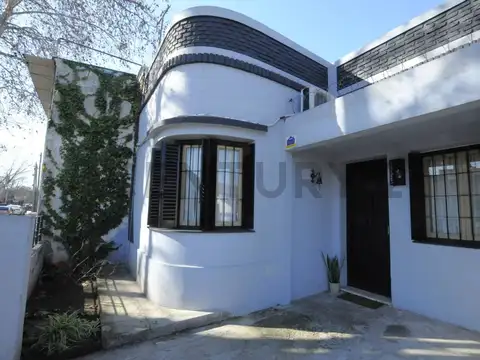 Venta casa 3 ambientes, Remedios de Escalada.