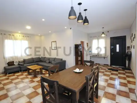 Casa 3 ambientes con 1 baño
