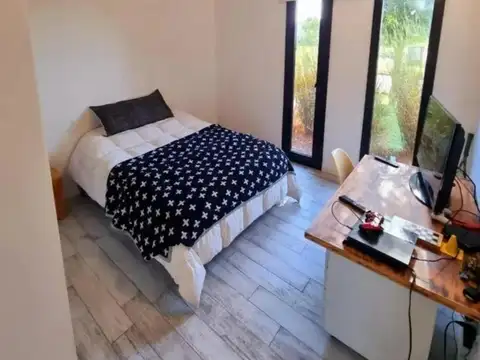 Casa de 5 Ambientes a la Laguna Puertos del lago
