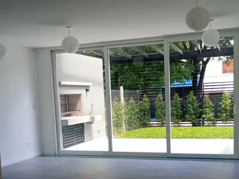 Casa en Alquiler de 4 dormitorios