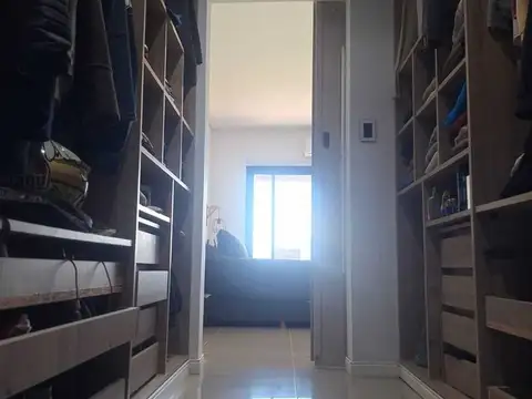 Casa en Alquiler con 2 cocheras