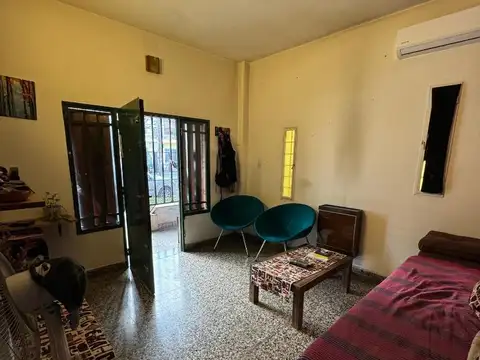 VENTA EN BLOCK CASA Y LOCALES PERMUTA MENOR VALOR