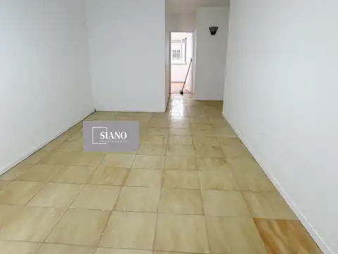 Juan de Garay 2300, Piso 1
