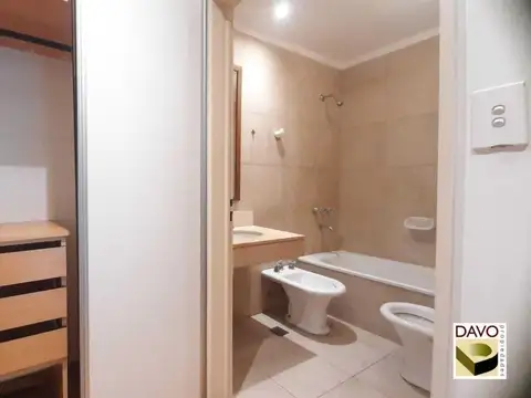 Monoambiente con balcón al frente y amenities