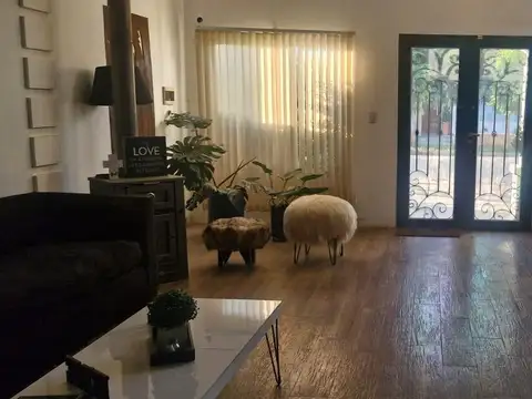 Casa 7 ambientes con 3 baños