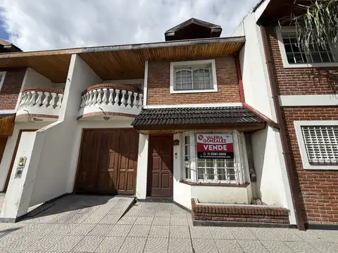 Departamento tipo casa 4 ambientes con COCHERA Y PATIO, ACEPTA PERMUTA - Wilde