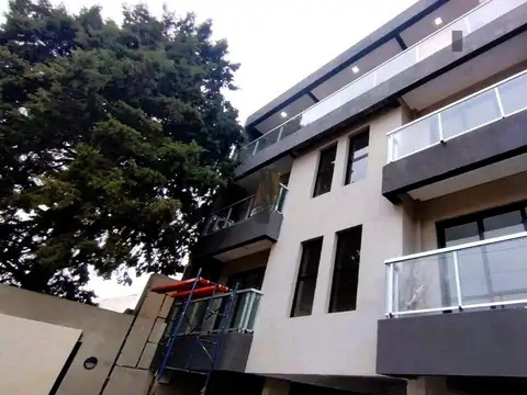 DEPARTAMENTO 2 AMBIENTES EN VENTA EN HAEDO CON TERRAZA