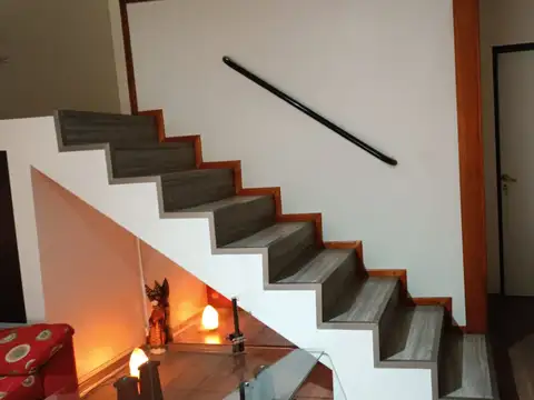 Depto Tipo Casa en Alquiler de 4 ambientes