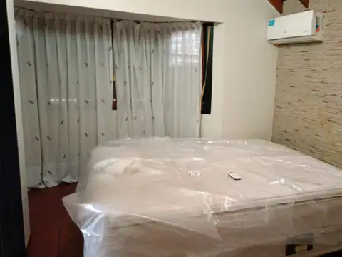 Depto Tipo Casa en Alquiler con 1 cocheras