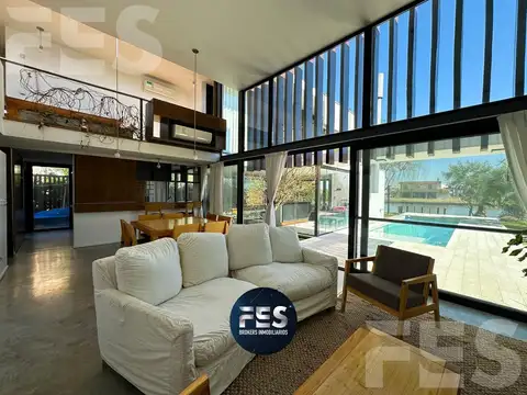 Venta de Casa con vista a Laguna en Lagos de Canning 1