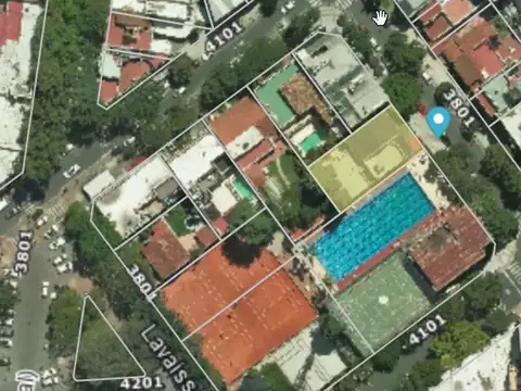 Casa vecina a plaza Arenales, Devoto p/remodela