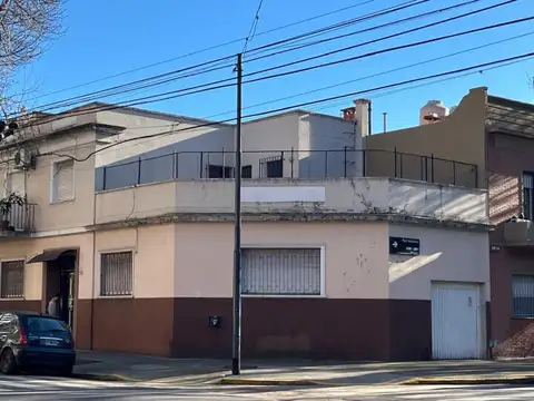 VENTA PH 4 AMBIENTES A RECICLAR  NUÑEZ
