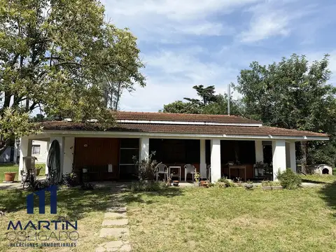 Venta de casa quinta en Paso del Rey
