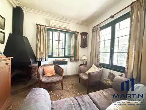 Casa 4 ambientes con 2 baños