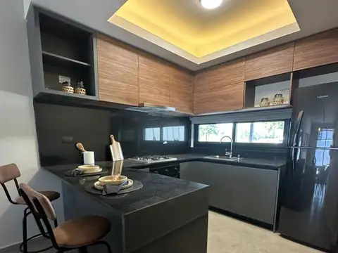 Casa 4 ambientes con 2 baños