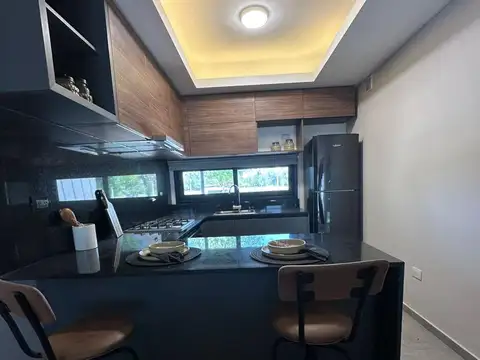 Casa en Alquiler con 1 cochera