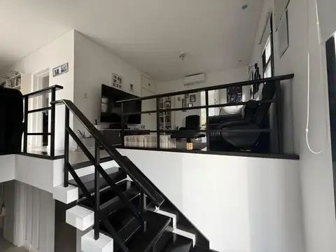 Casa 7 ambientes con 4 baños