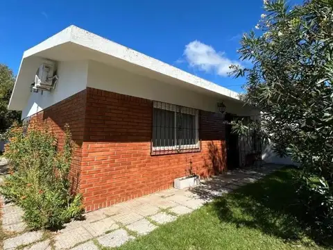 Casa venta  - 2 dormitorios 2 baños - 689mts2 - Mar Del Tuyu