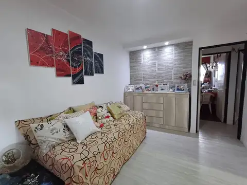 VENTA DPTO REFACCIONADO/2 DORMITORIOS/APTO CREDITO