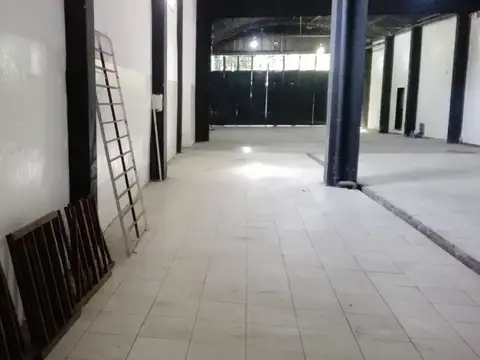 GALPON SOBRE CALLE SALTA 2320