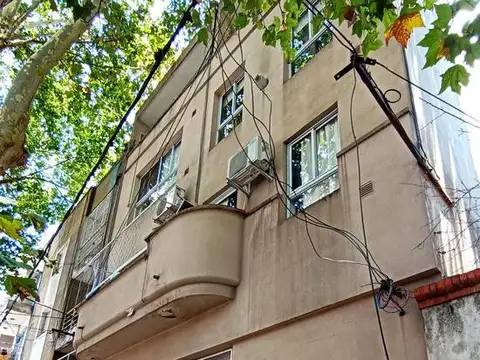 Monoambiente en alquiler amplio, balcón, luminoso, pichincha.