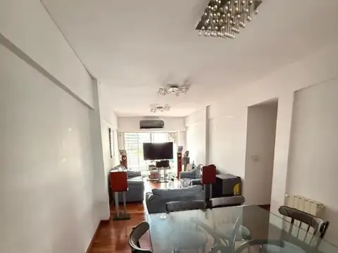 Venta. Dpto 4 amb. Cochera. Balcón. Baulera. Caballito.