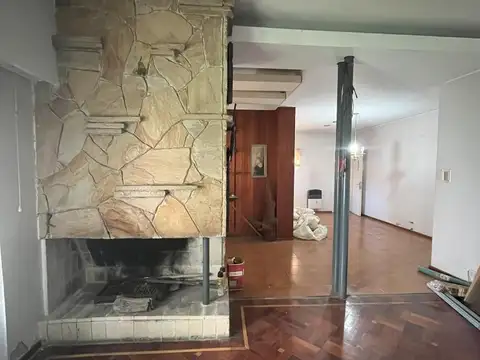 Casa en Venta con 3 cocheras