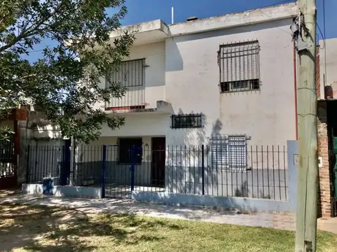 Se vende casa de 4 dormitorios - San Lorenzo