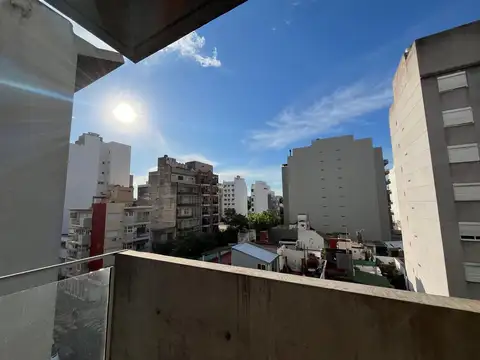 ALQUILER MONOAMBIENTE VILLA DEL PARQUE CON BALCÓN