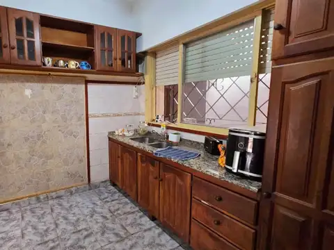 LOTE 10X20-2 CASAS DE 3 AMBIENTES A LA VENTA CIUDAD EVITA.