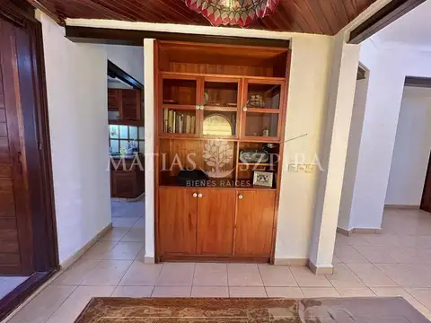 Casa 4 ambientes con 2 baños